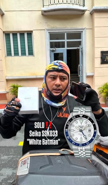 Seiko SSK033 White Batman picked up by a rider