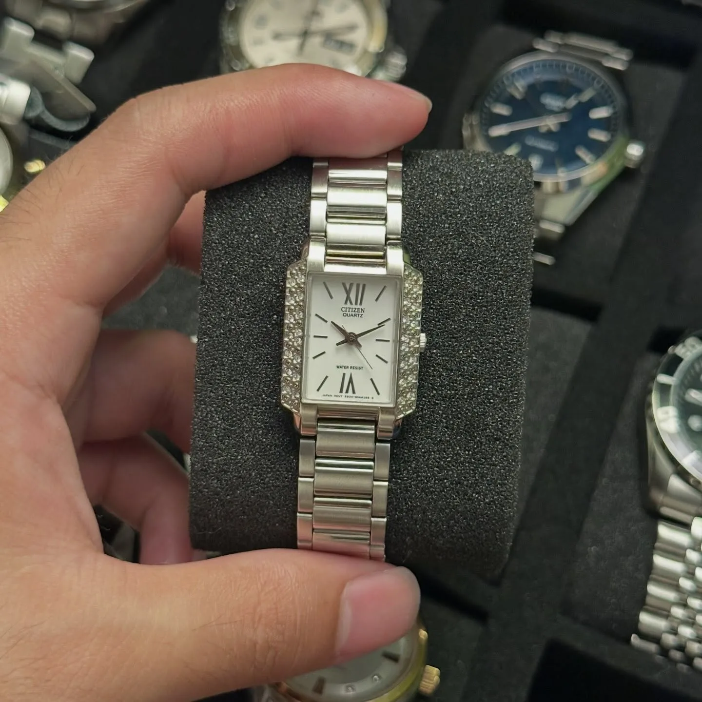 Citizen White Diamond Tank Quartz — photo 1