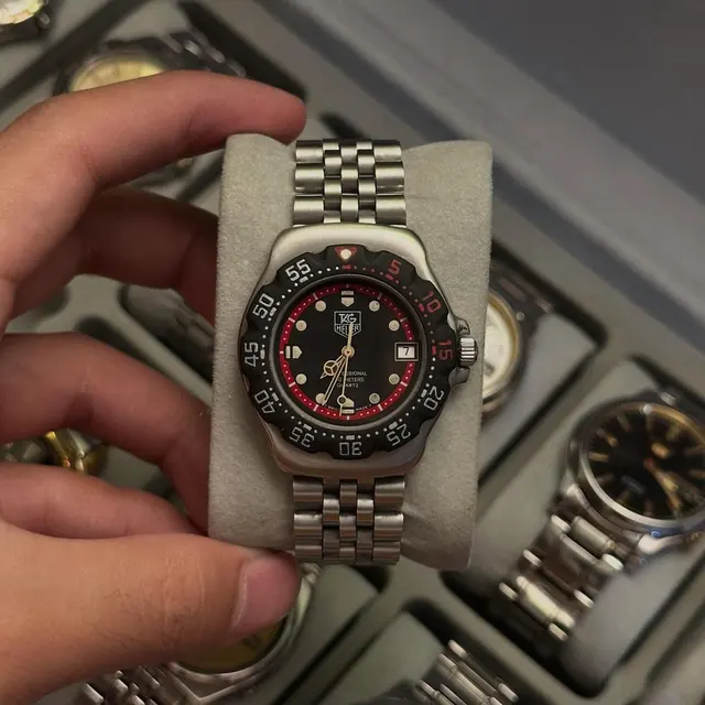 TAG Heuer Formula 1 Black/Red Dial