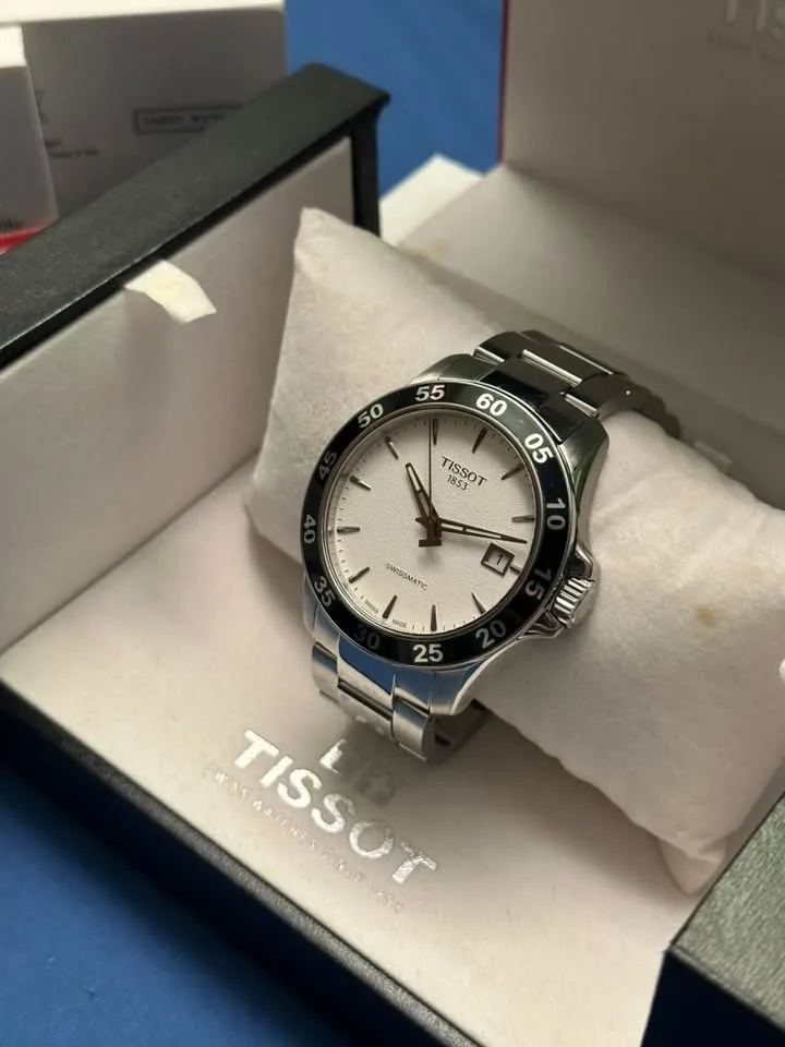 Tissot V8 Swissmatic — photo 1